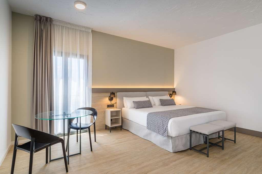 ホテル Occidental Puerto Banus サンペドロ・デ・アルカンタラ 部屋 写真