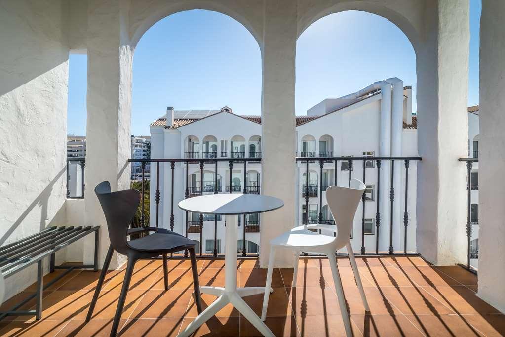 ホテル Occidental Puerto Banus サンペドロ・デ・アルカンタラ エクステリア 写真